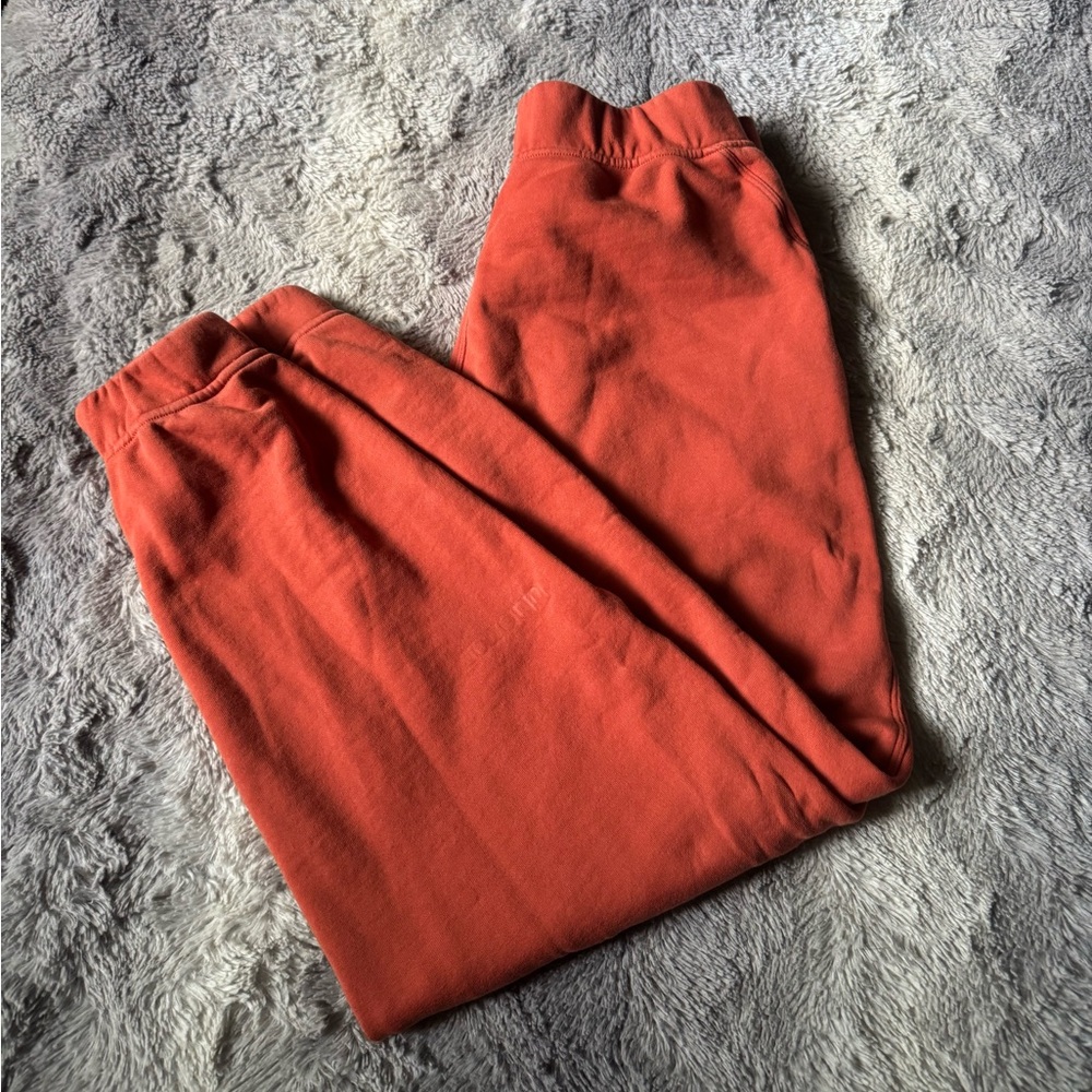 Women’s lululemon joggers size 6